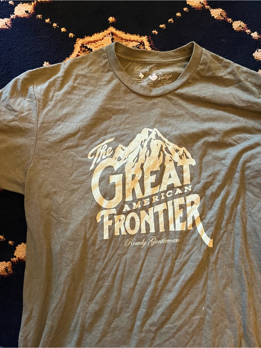 Rowdy gentleman 'The Great American Frontier' Men's Graphic T-Shirt - Olive